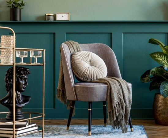 028300 Ottomans & Poufs